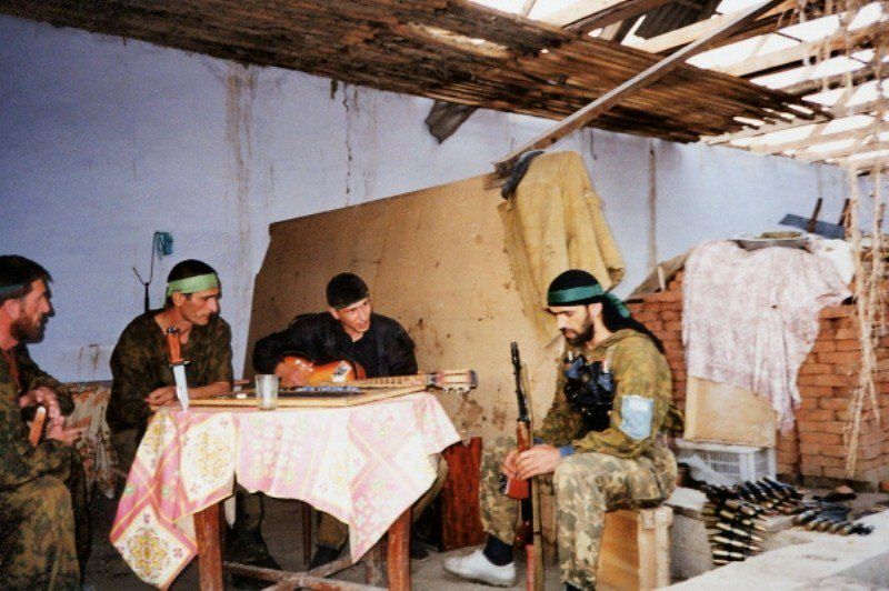 Ieri Bamut, oggi Bakhmut. Indietro al 1995, un’altra fortezza che non ...